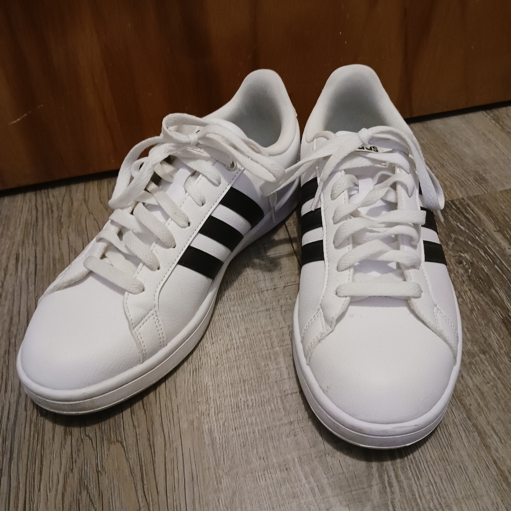 Men's ADIDAS CLASSIC Sneakers Sz 9